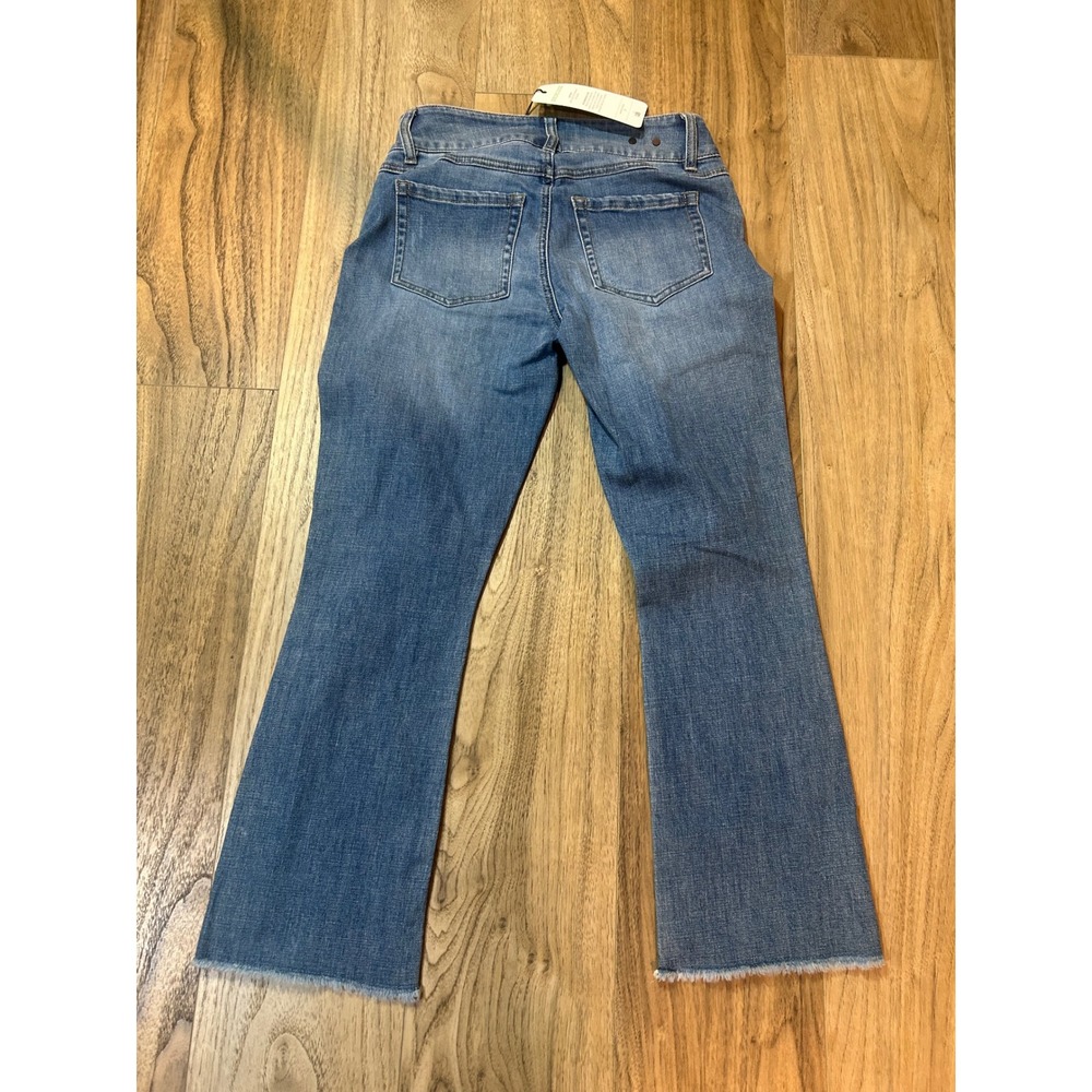Cabi High-Low Crop Jeans Skip Wash Blue Denim Raw Hem 6070 Size 2